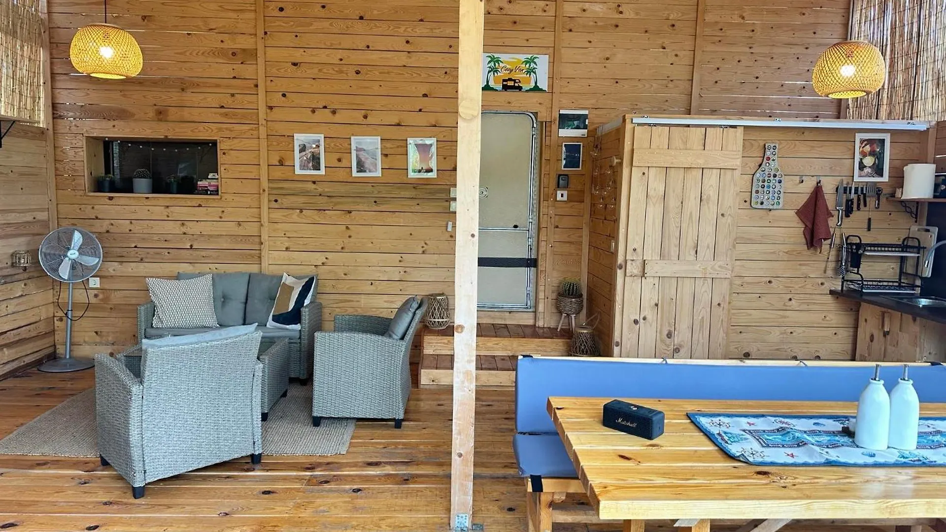 Kamp alanı Cozyvan Каравана Под Наем Otel Süzebolu